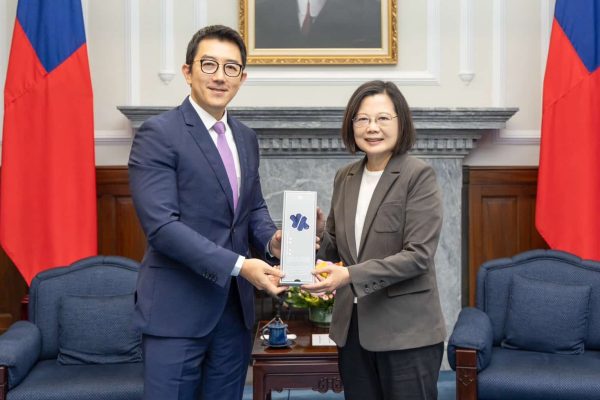 Bobby Sheng and President Tsai Ing-wen