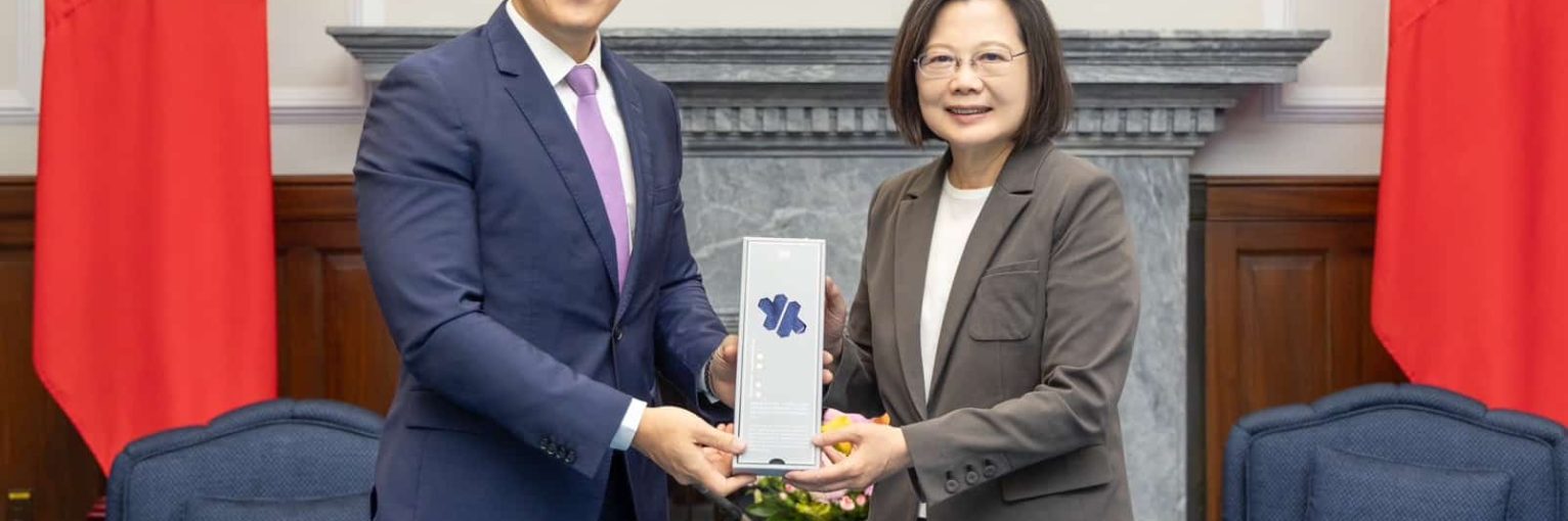 Bobby Sheng and President Tsai Ing-wen